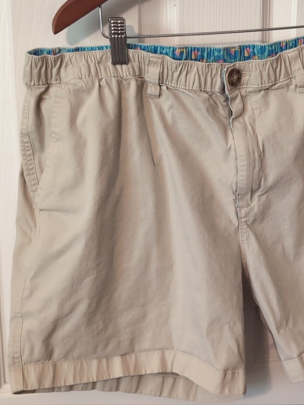 Men's XXL Chubbies Beige Elastic-Waist Khaki Shorts 5.5"